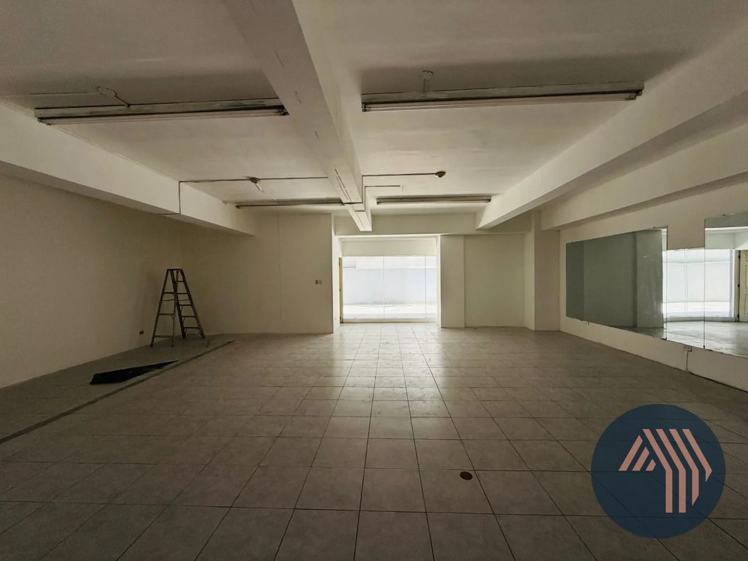 ALQUILER DE LOCAL COMERCIAL 111MT2 - MURANO CENTER, ZONA 10 - 3