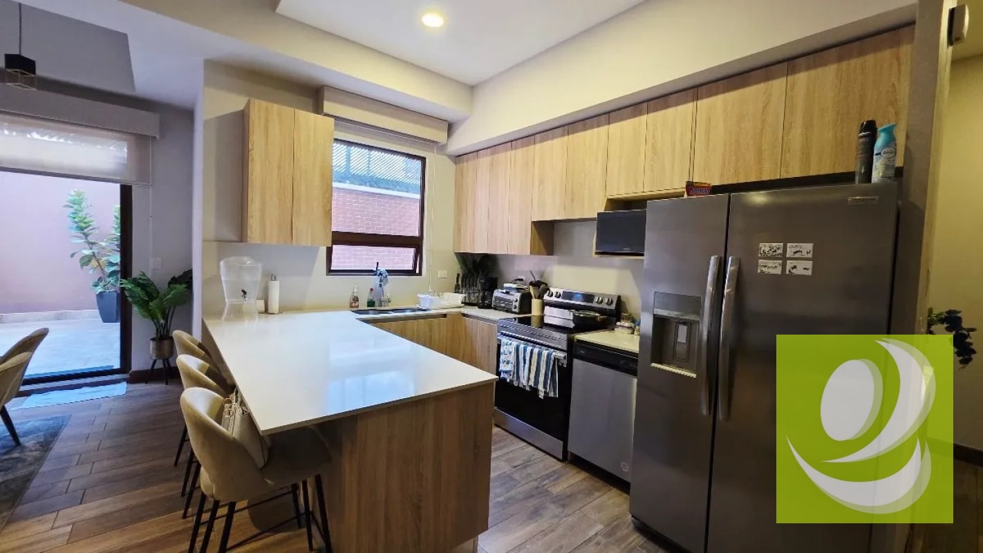 VENDO APARTAMENTO EN SALVATTORE ZONA 10 - 5