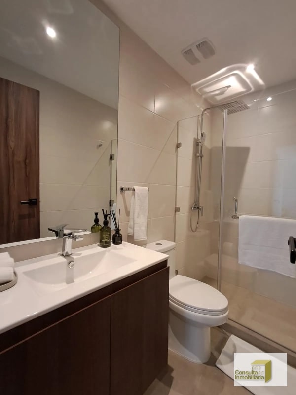 Zona 10/ Edificio Viana / Con financiamiento - 6