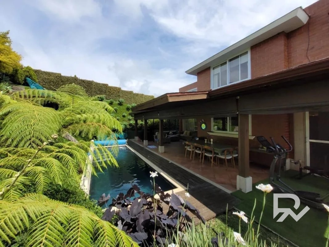 Hermosa Casa en venta en Colinas de Castel Fraijanes CAES - 7