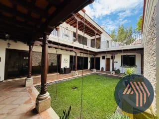 Venta de Hermosa Casa con Acabados de Lujo - Bella Vista, Antigua — Casa vacacional en Venta en Jocotenango, Sacatepéquez — miniatura 3 de 16