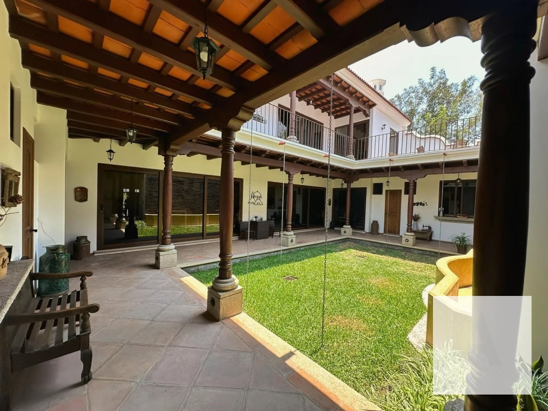 Residencia con potencial para Airbnb en Antigua Guatemala - 2