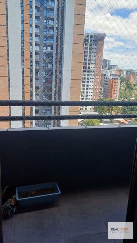 Apartamento AMUEBLADO en renta zona 10 - 8