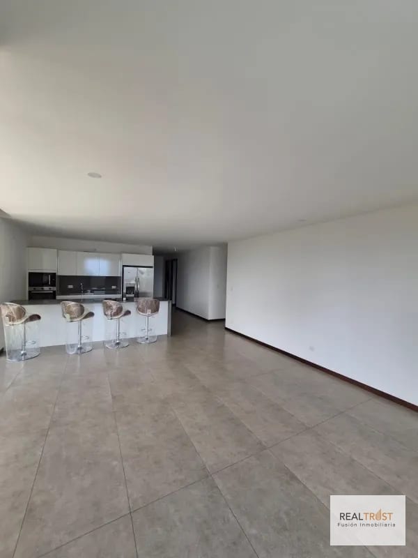 EN RENTA PRECIOSO APARTAMENTO CON TERRAZA, SAN LÁZARO ZONA 15 — Apartamento en Alquiler en San Lázaro, Zona 15, Guatemala, Ciudad — foto 9 de 12