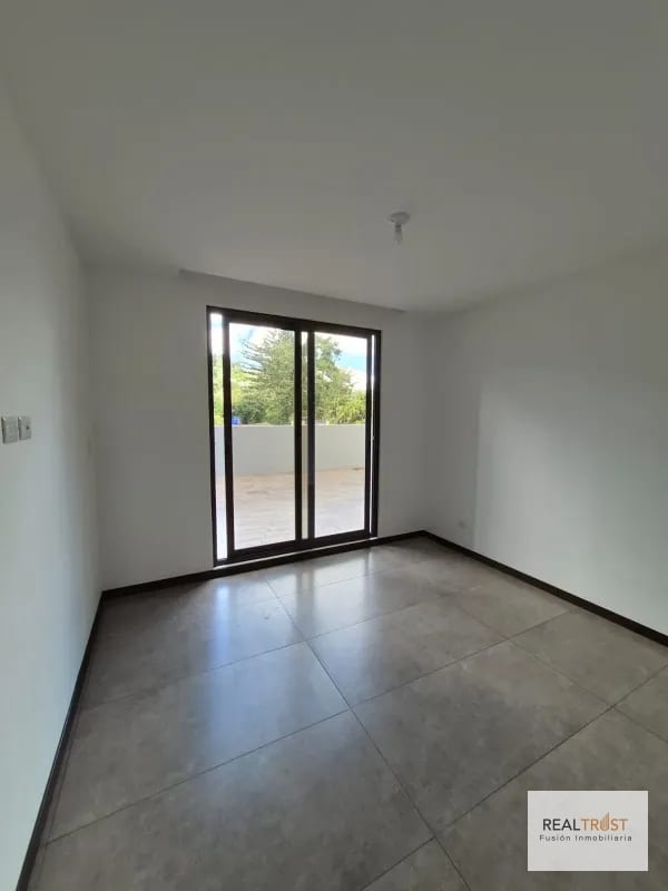 EN RENTA PRECIOSO APARTAMENTO CON TERRAZA, SAN LÁZARO ZONA 15 — Apartamento en Alquiler en San Lázaro, Zona 15, Guatemala, Ciudad — foto 5 de 12
