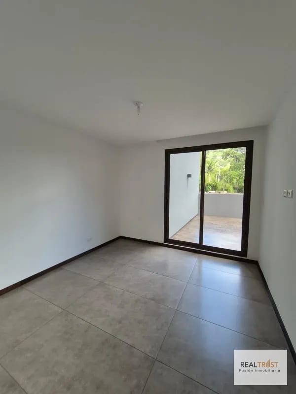 EN RENTA PRECIOSO APARTAMENTO CON TERRAZA, SAN LÁZARO ZONA 15 — Apartamento en Alquiler en San Lázaro, Zona 15, Guatemala, Ciudad — foto 3 de 12