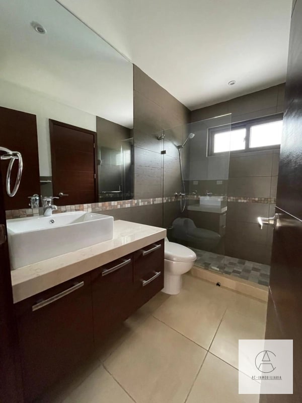 Linda casa con Jardín en venta - 16