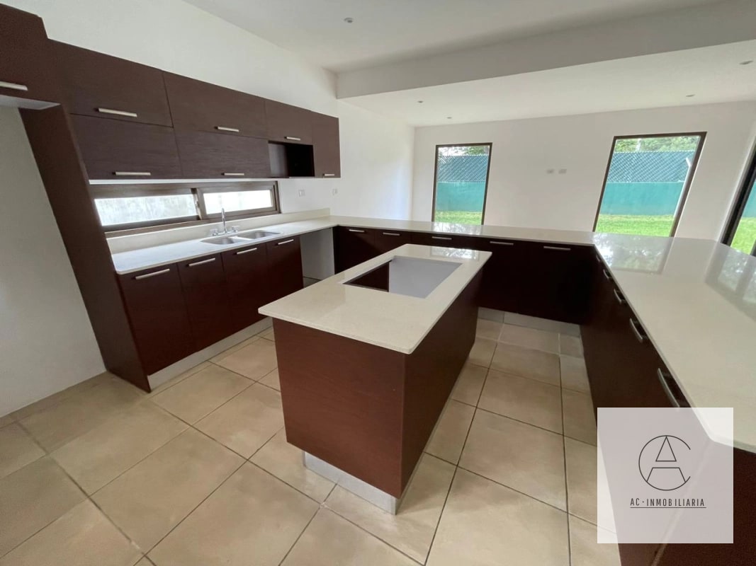 Linda casa con Jardín en venta - 5
