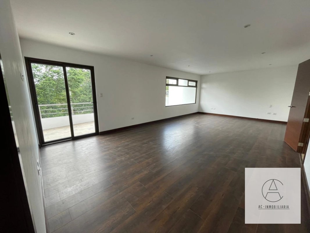 Linda casa con Jardín en venta - 4