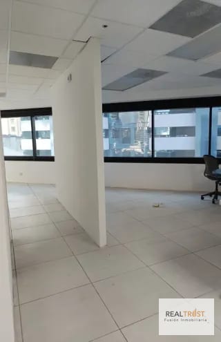 OFICINAS EN ALQUILER EN EL CORAZÓN DE ZONA 10 — Oficina en Alquiler en Zona 10, Guatemala, Ciudad — miniatura 7 de 8