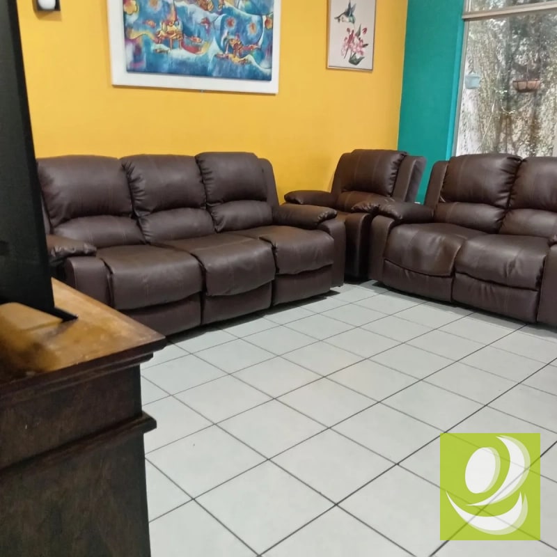 Vendo casa de 3 niveles en excelente ubicación, zona 5 - 3