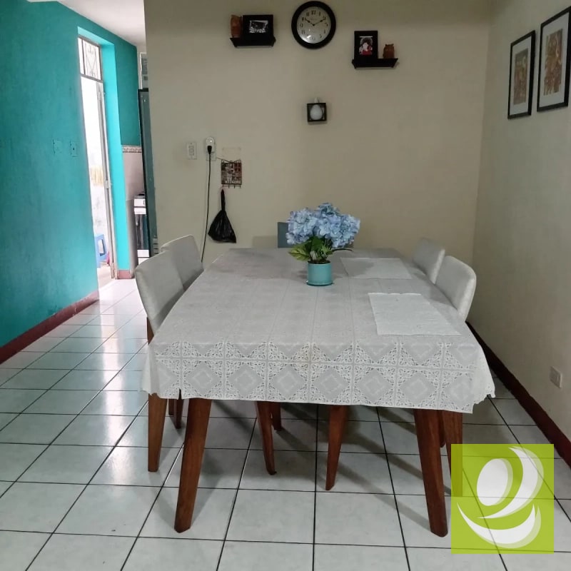 Vendo casa de 3 niveles en excelente ubicación, zona 5 - 2