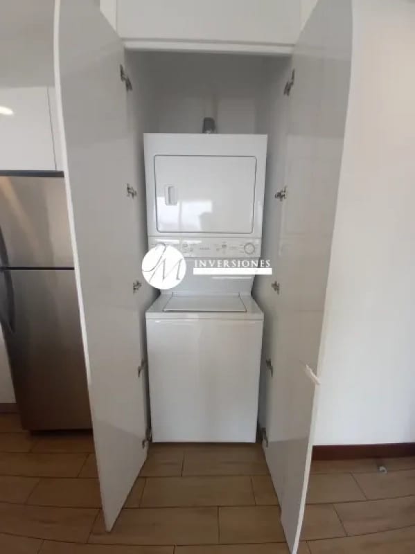 Apartamento en Venta en Zona 15 - Image 2