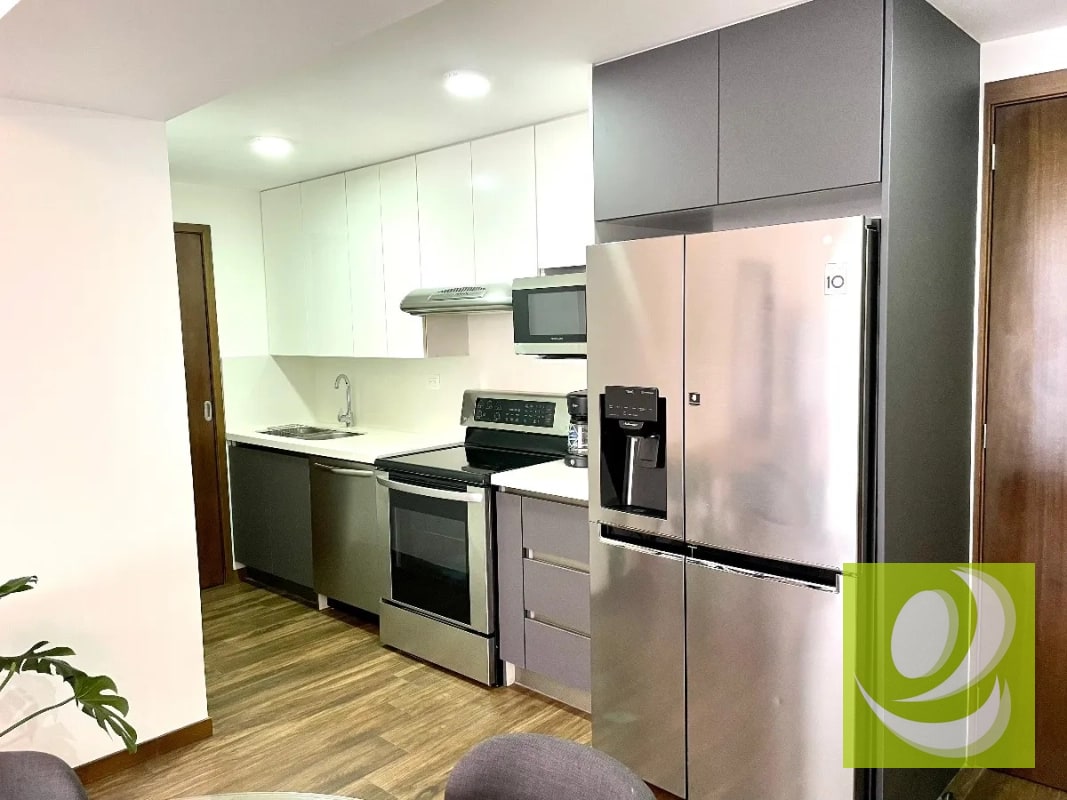APARTAMENTO AMUEBLADO EN RENTA EN EDIFICIO DE ZONA 10 - 4