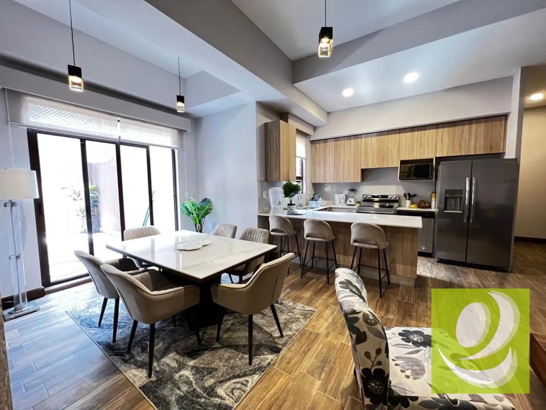 VENDO APARTAMENTO EN 1ER NIVEL ZONA 10 - 8