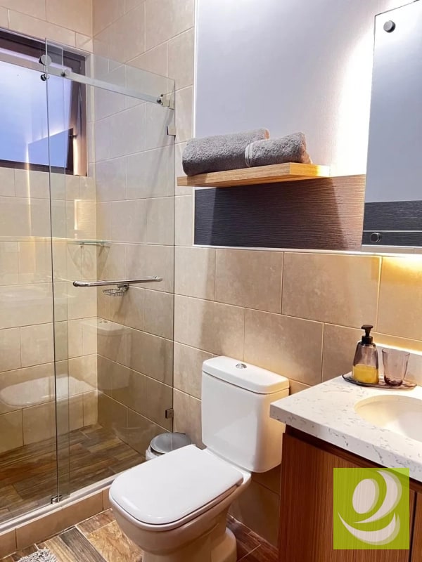 VENDO APARTAMENTO EN 1ER NIVEL ZONA 10 - 5