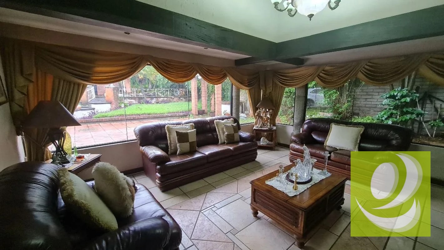 Vendo casa grande sobre Carretera Interamericana Mixco - 6