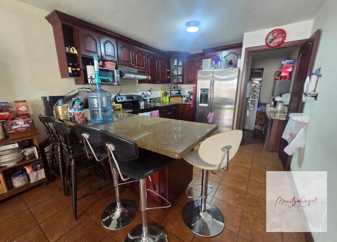 CASA EN VENTA EN SAN CRISTOBAL  SECTOR B2 - 8