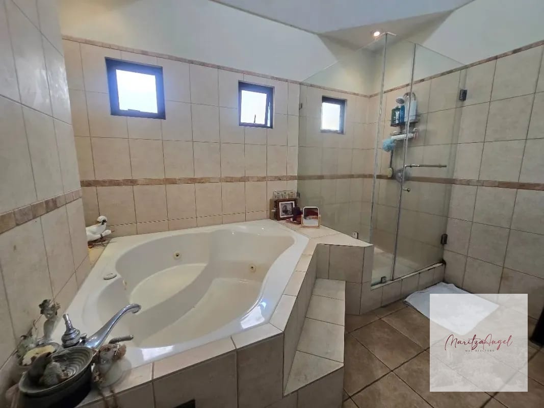 CASA EN VENTA EN SAN CRISTOBAL  SECTOR B2 — Casa en Venta en Zona 8 Mixco, Guatemala, Ciudad — foto 2 de 16