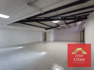 Local comercial en renta zona 10 / Plaza ubicada en la 12 calle — Local en Alquiler en Zona 10, Guatemala, Ciudad — miniatura 2 de 4
