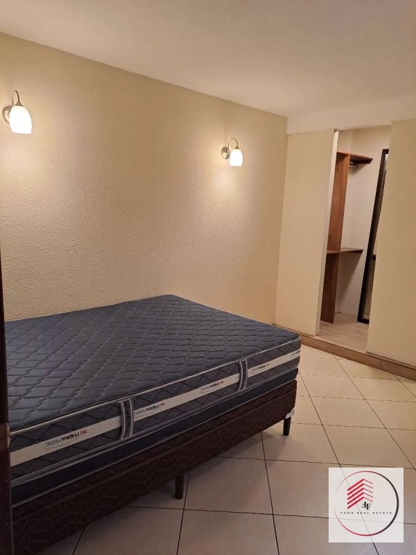 RENTA DE céntrico apartamento de una habitación en zona 10 a una cuadra de Oakland Mall diagonal 6 — Apartamento en Alquiler en Zona 10, Guatemala, Ciudad — foto 9 de 17