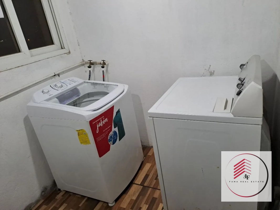 RENTA DE céntrico apartamento de una habitación en zona 10 a una cuadra de Oakland Mall diagonal 6 — Apartamento en Alquiler en Zona 10, Guatemala, Ciudad — foto 2 de 17