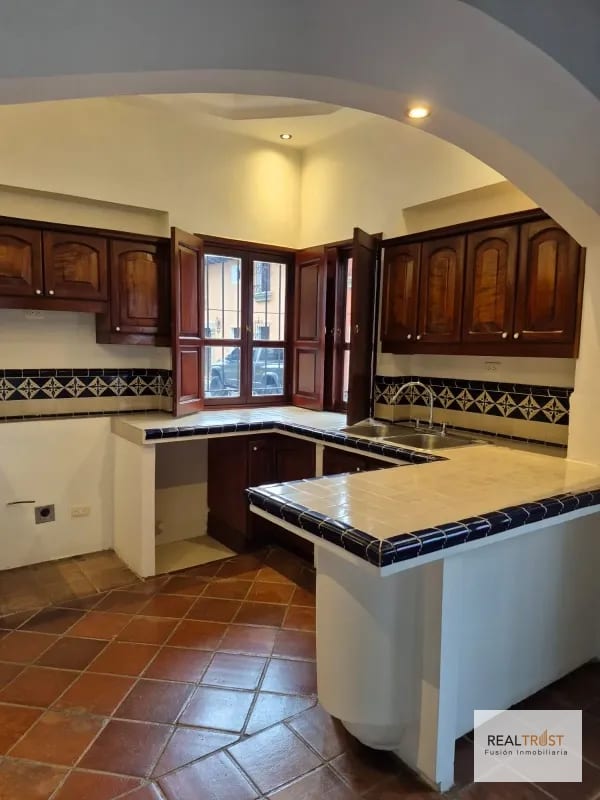 CASA EN VENTA ANTIGUA GUATEMALA  1 NIVEL CON TERRAZA — Casa en Venta en Antigua, Sacatepéquez — foto 3 de 13