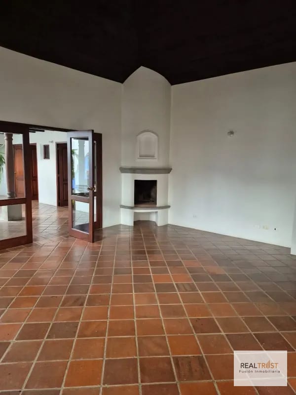 CASA EN VENTA ANTIGUA GUATEMALA 1 NIVEL CON TERRAZA — Casa en Venta en Antigua, Sacatepéquez — foto 2 de 13