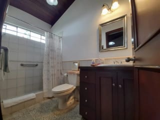 Vendo casa de 1 nivel en San Cristóbal!!!!! — Casa en Venta en Zona 8 Mixco, Guatemala, Ciudad — miniatura 4 de 16