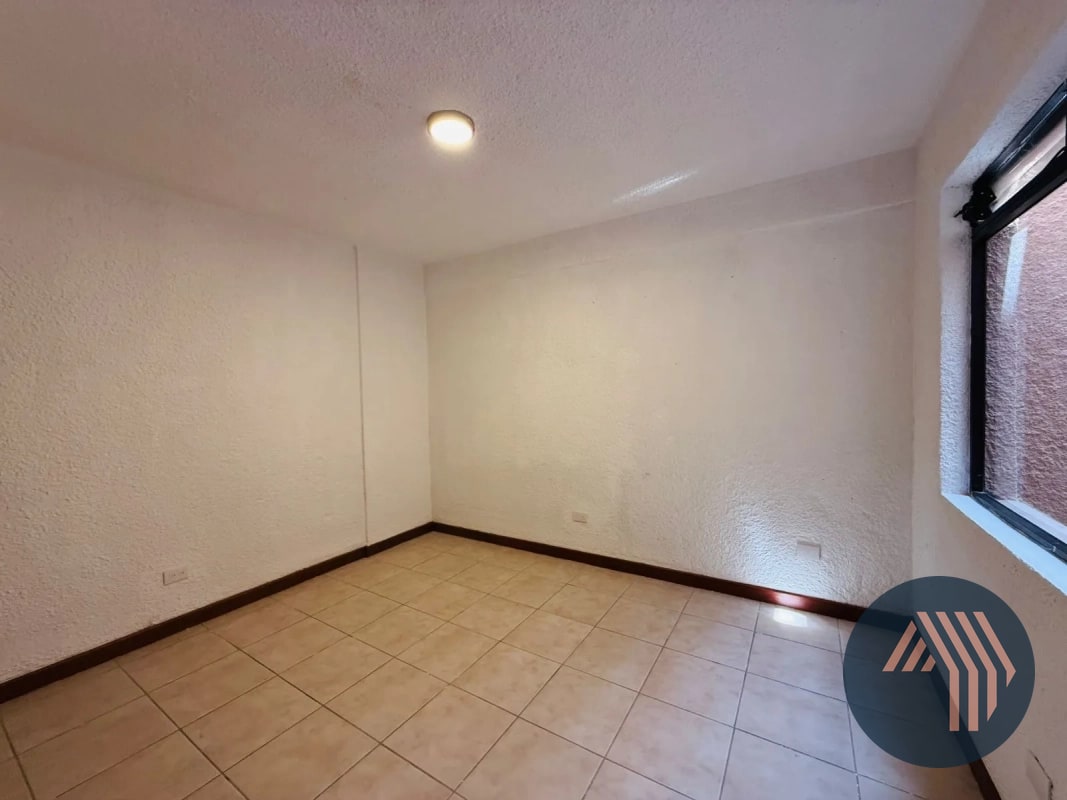 ALQUILER DE APTO. TIPO TOWNHOUSE - LA SOLANA, ZONA 15 - 12