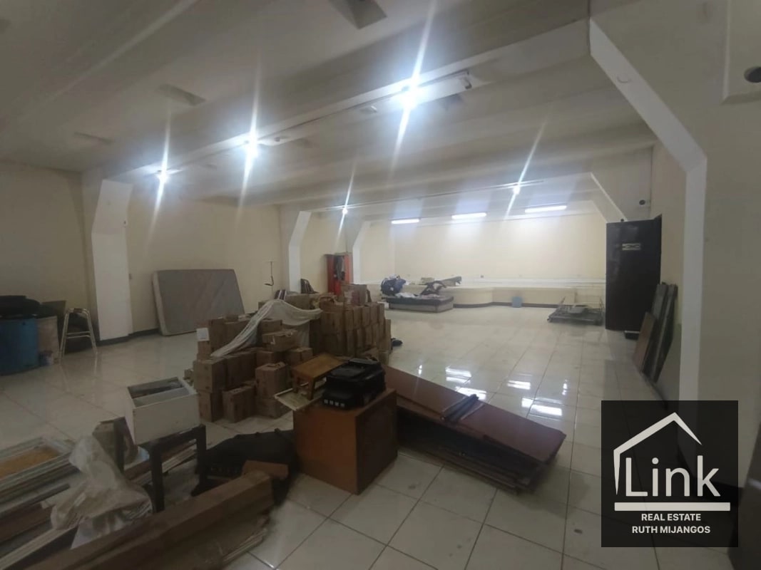 Renta de Edificio en zona 7 CASTILLO LARA - 11