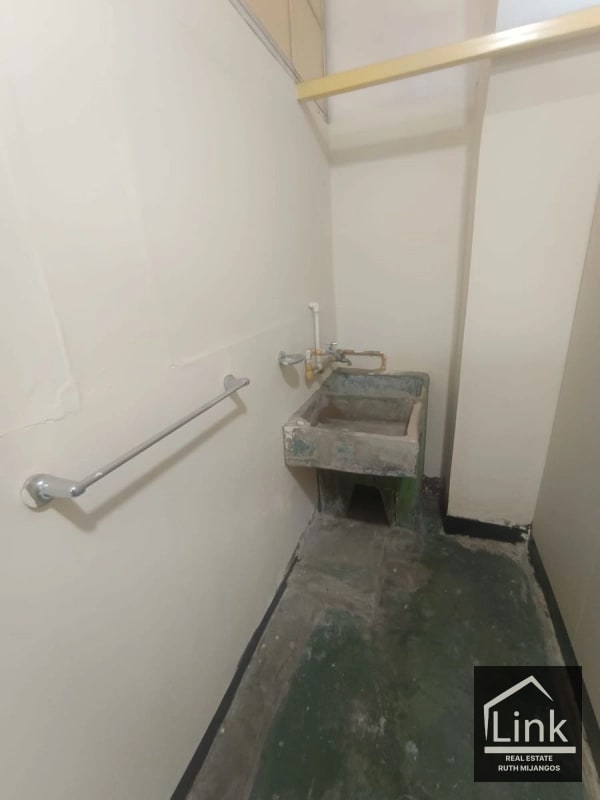 Renta de Edificio en zona 7 CASTILLO LARA - 5