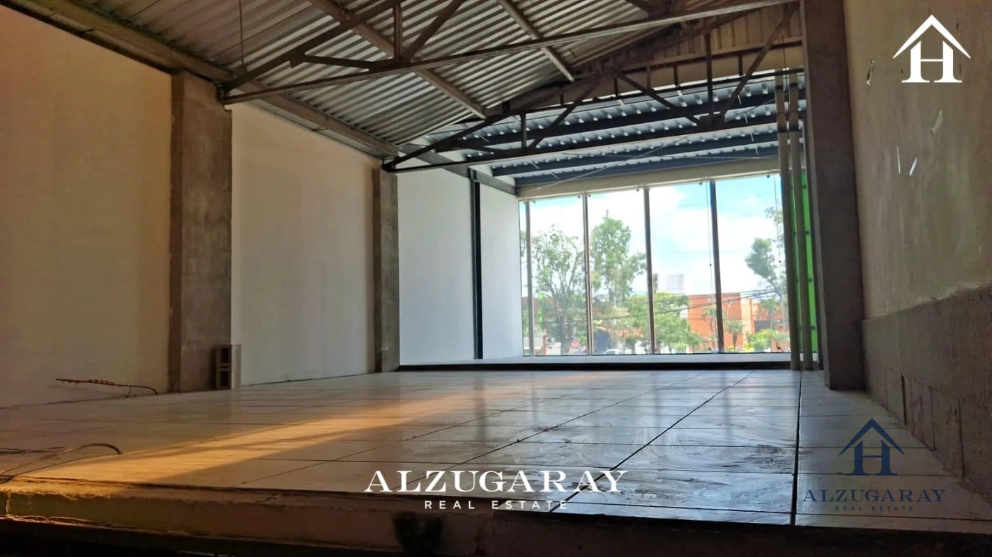 LOCAL COMERCIAL BIEN UBICADO - 190 MT2 / S/ CALZADA ROOSEVELT - 1