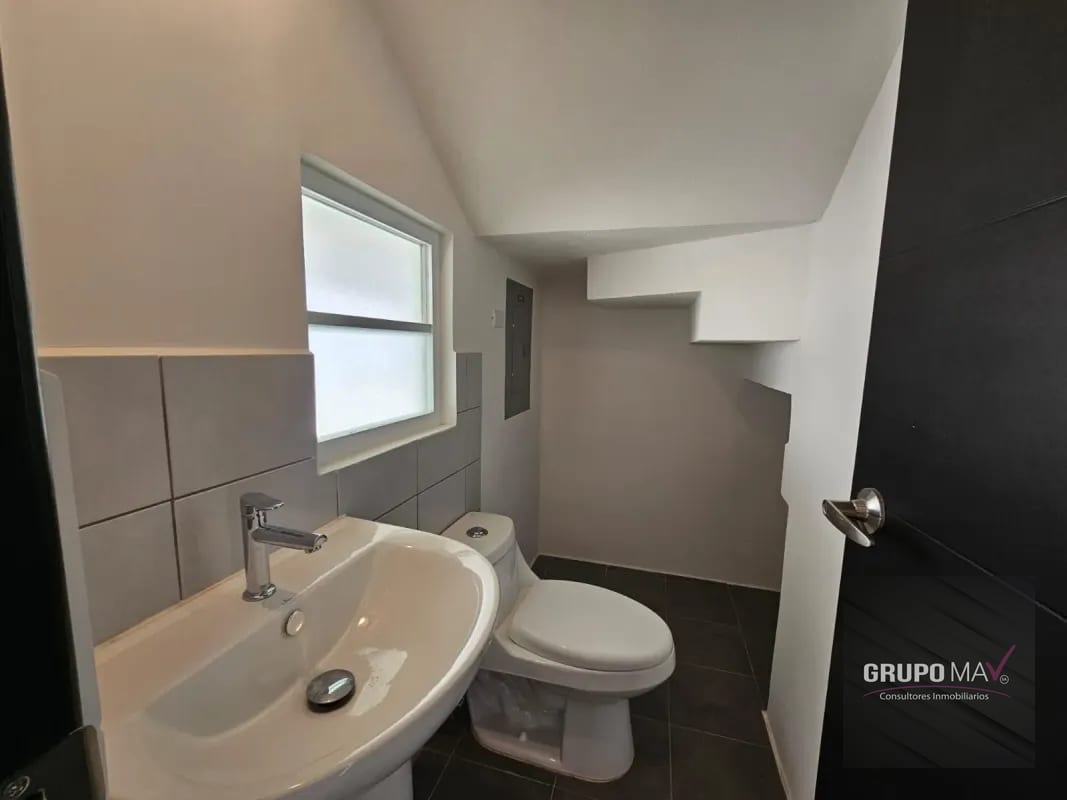 Casa Nueva dentro de Pinabetes Condominio Eucaliptos — Casa en Venta en San José Pinula, Guatemala, Ciudad — foto 4 de 9