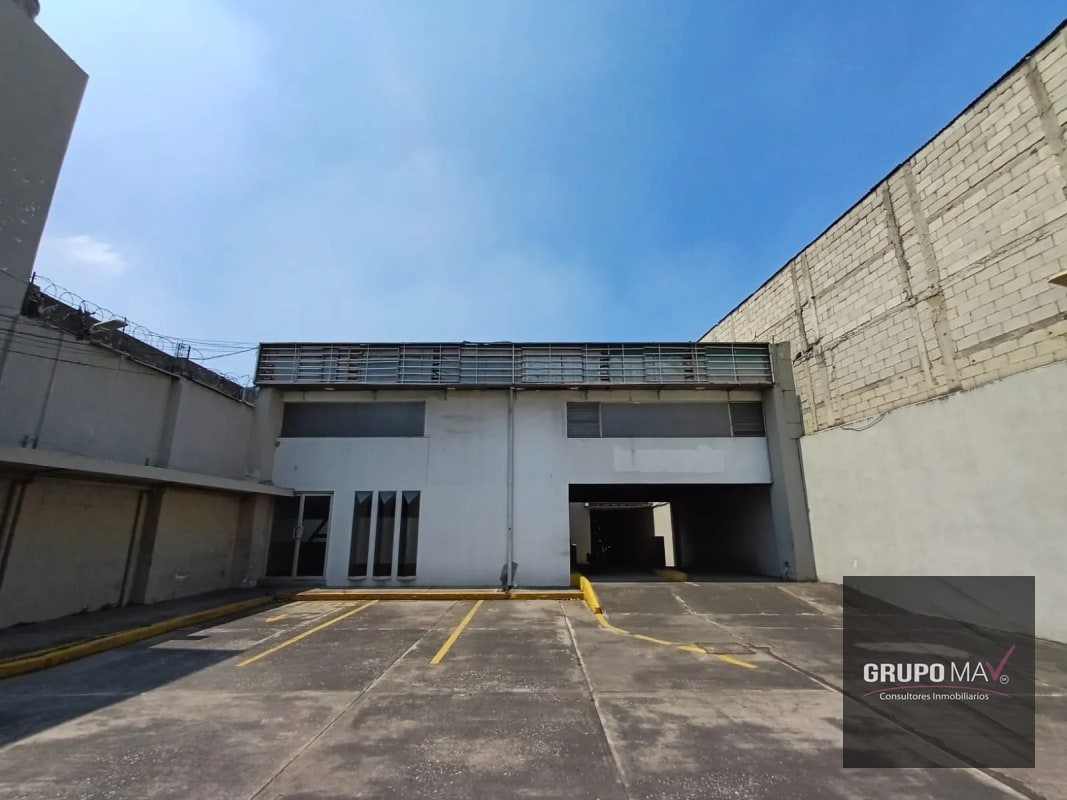 Casa Comercial Zona 6 - 7