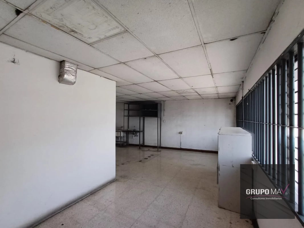 Casa Comercial Zona 6 - 6