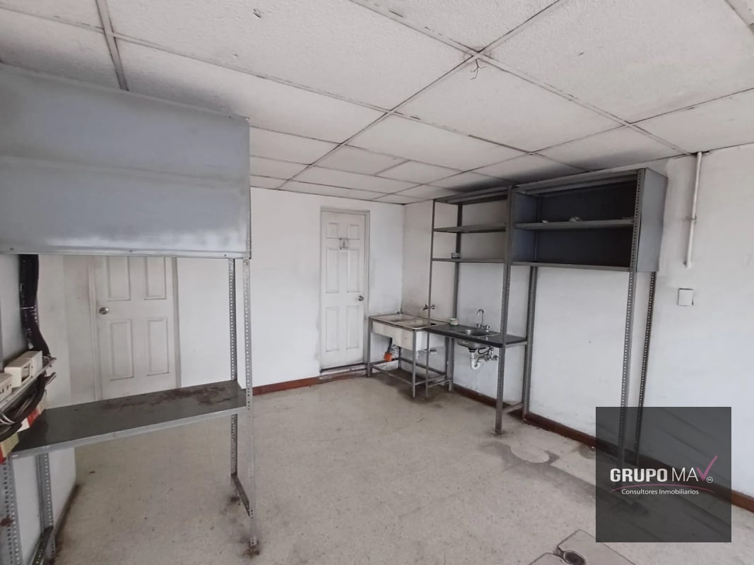 Casa Comercial Zona 6 - 4