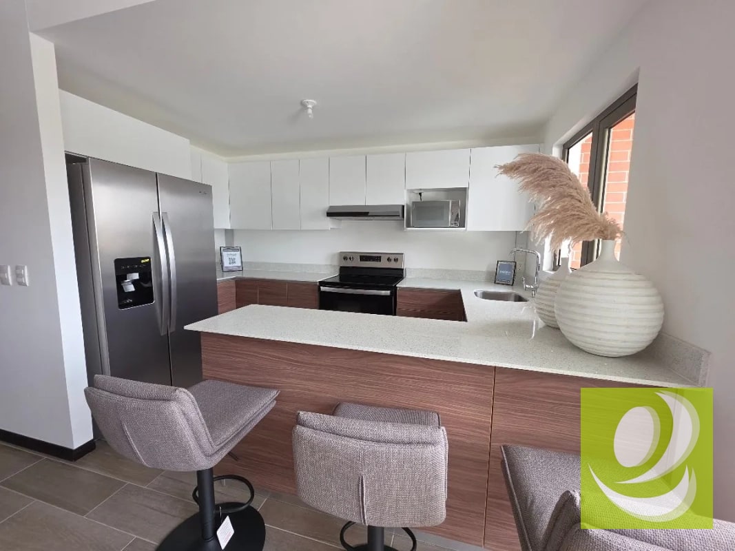 Vendo Apartamento en el Primer Nivel en zona 14 - 5