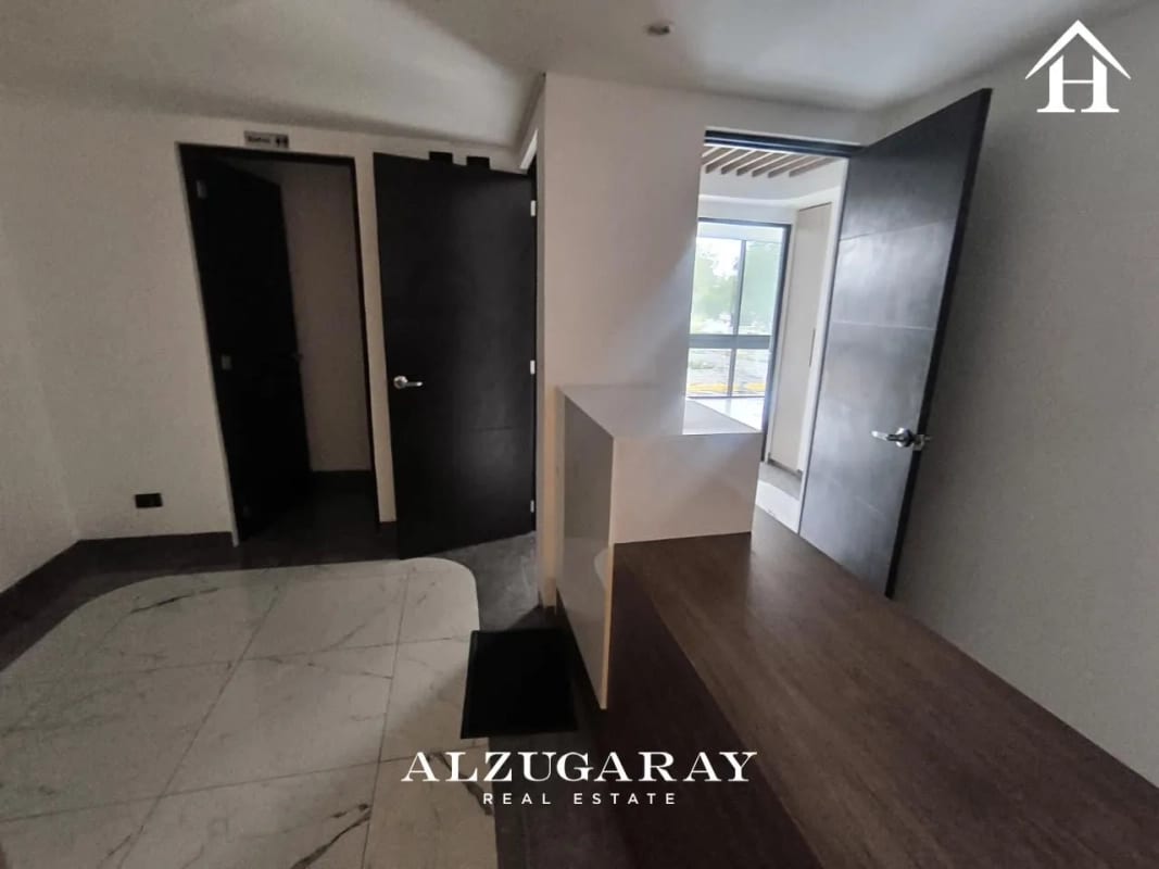 CLINICA MODERNA C/ RECEPCIÓN 50 MT2 / EDIF. RENOVATI ZONA 10 — Clínica en Alquiler en Renovati, Zona 10, Guatemala, Ciudad — foto 4 de 6