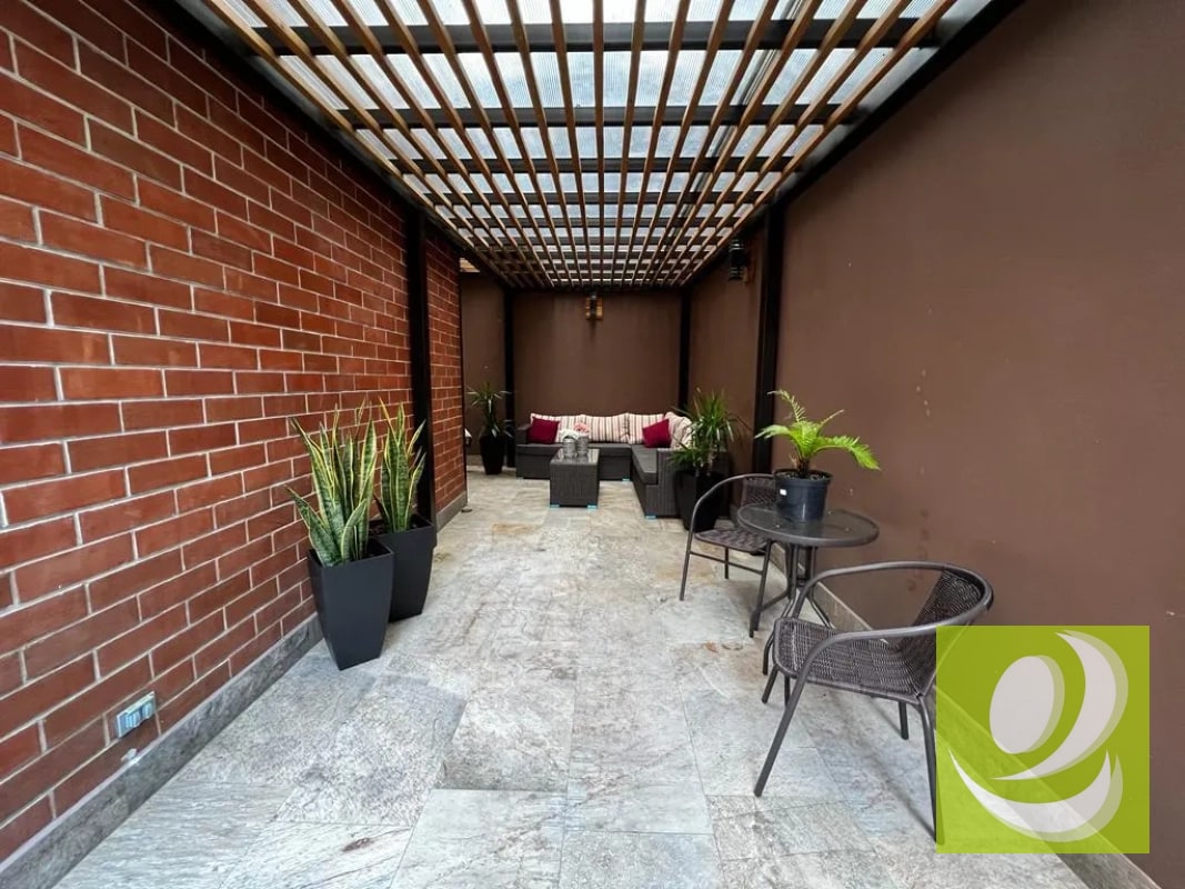 APARTAMENTO AMUEBLADO EN VENTA EN 1ER NIVEL ZONA 10 GT - 2