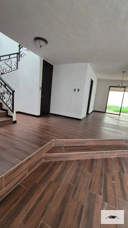 EN VENTA CASA PARA REMODELAR KM 12.5 CAES SANTA ROSALIA — Casa en Venta en Santa Rosalia La Laguna, Carretera a El Salvador, Guatemala, Ciudad — foto 2 de 15