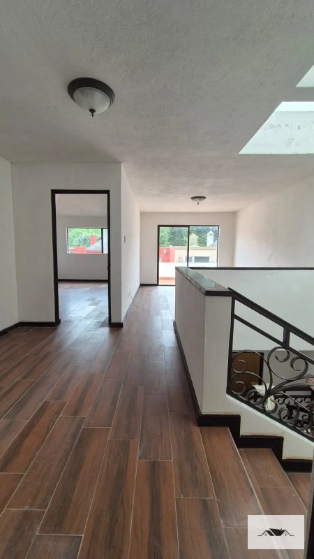 EN VENTA CASA PARA REMODELAR KM 12.5 CAES SANTA ROSALIA — Casa en Venta en Santa Rosalia La Laguna, Carretera a El Salvador, Guatemala, Ciudad — foto 5 de 15