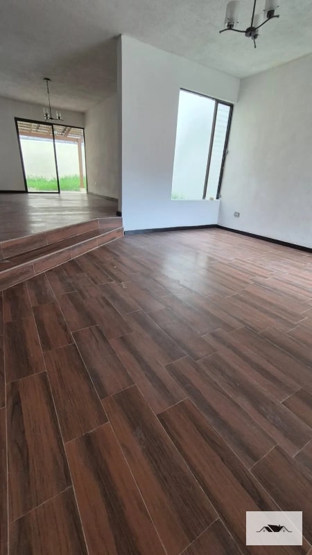 EN VENTA CASA PARA REMODELAR KM 12.5 CAES SANTA ROSALIA — Casa en Venta en Santa Rosalia La Laguna, Carretera a El Salvador, Guatemala, Ciudad — foto 11 de 15