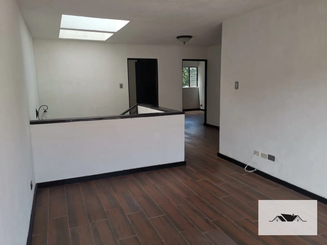 EN VENTA CASA PARA REMODELAR KM 12.5 CAES SANTA ROSALIA — Casa en Venta en Santa Rosalia La Laguna, Carretera a El Salvador, Guatemala, Ciudad — foto 12 de 15