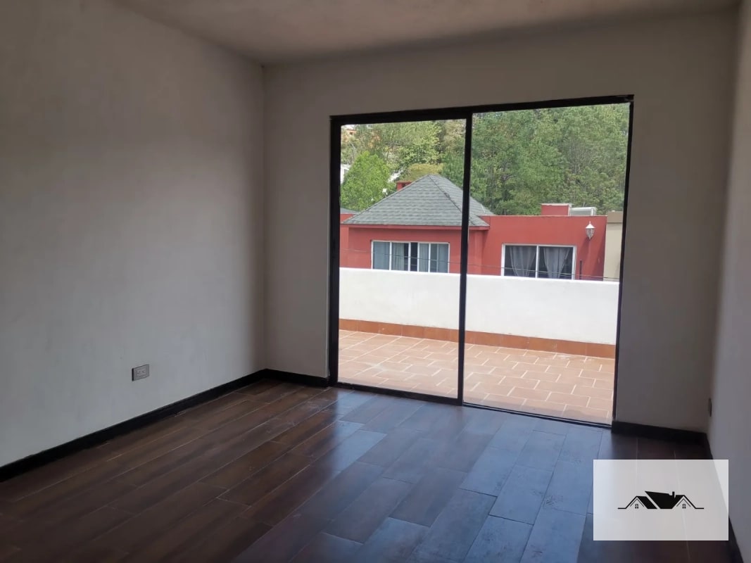 EN VENTA CASA PARA REMODELAR  KM 12.5  CAES SANTA ROSALIA — Casa en Venta en Santa Rosalia La Laguna, Carretera a El Salvador, Guatemala, Ciudad — foto 13 de 15