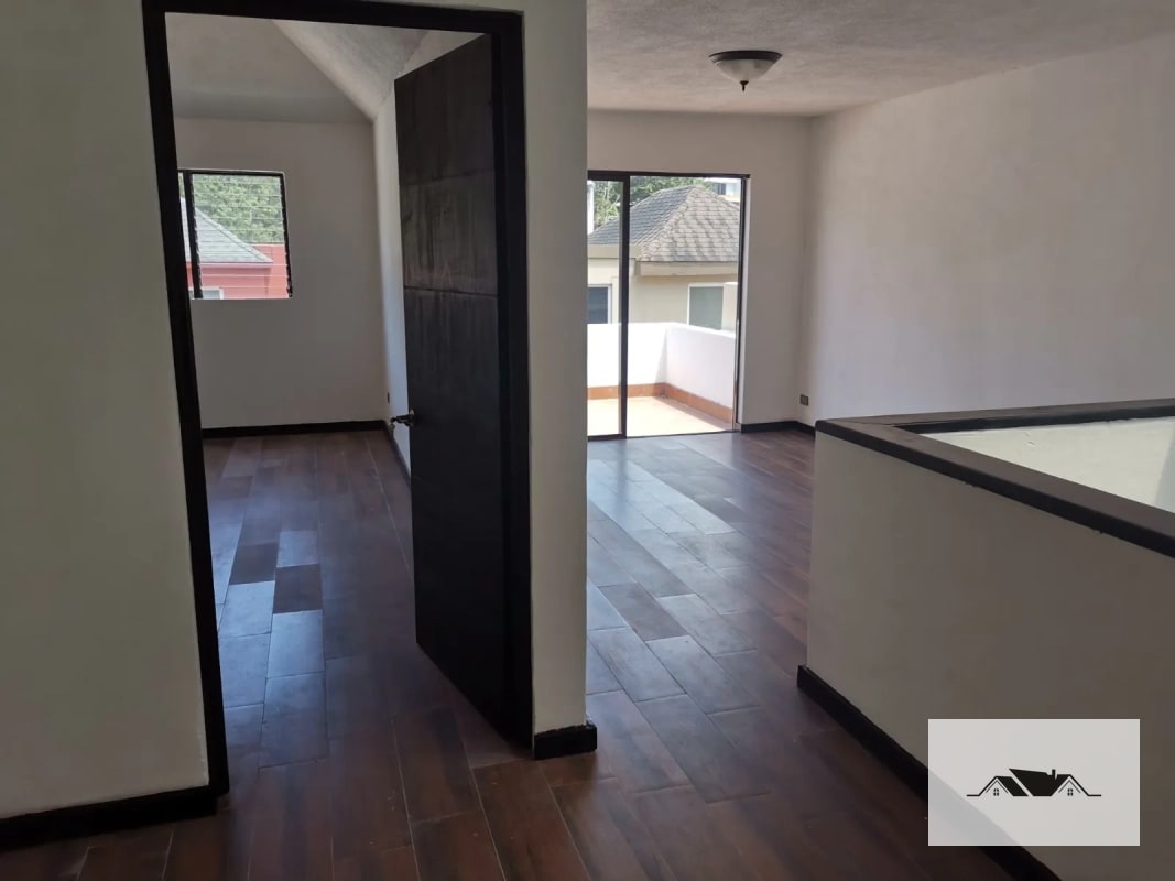 EN VENTA CASA PARA REMODELAR  KM 12.5  CAES SANTA ROSALIA — Casa en Venta en Santa Rosalia La Laguna, Carretera a El Salvador, Guatemala, Ciudad — foto 14 de 15