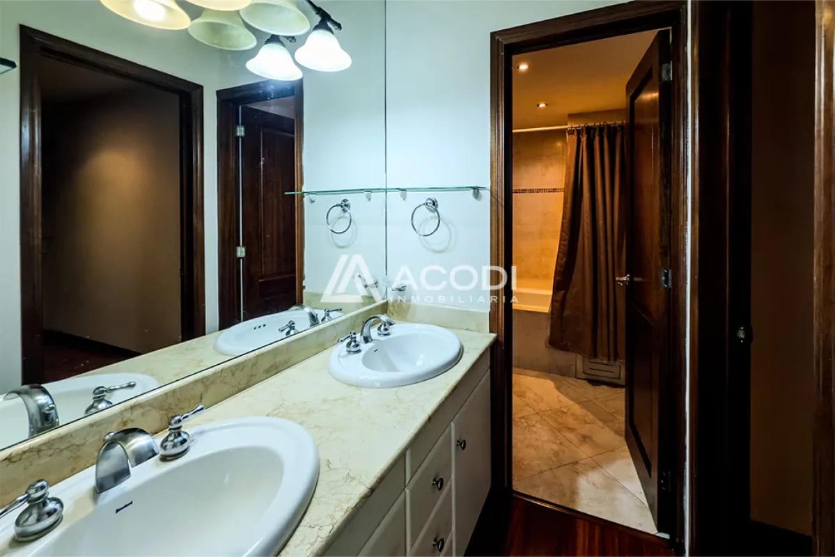 Apartamento amueblado en zona 10 — Apartamento en Alquiler en Zona 10, Guatemala, Ciudad — foto 3 de 7