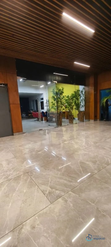 Local en Renta – Zona 9 - 6