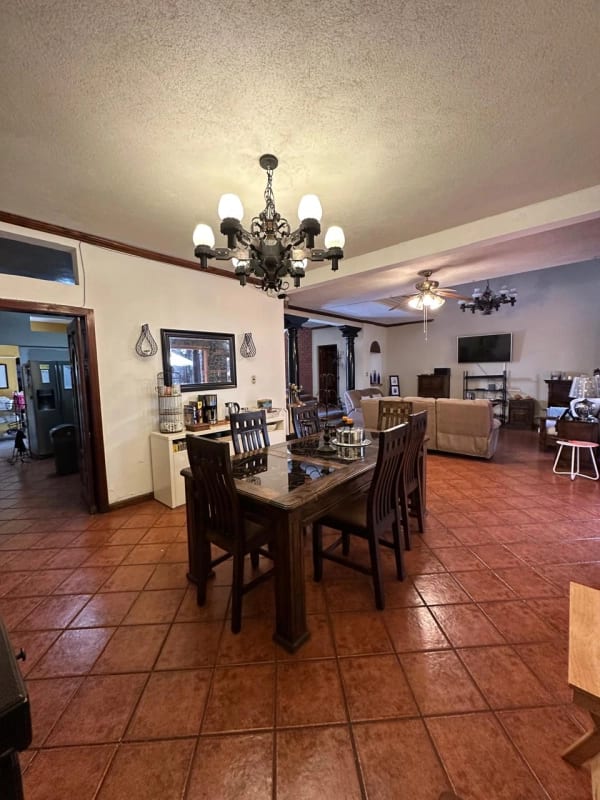 Casa en venta en zona 10 fuera de garita dentro de área residencial de 5 habitaciones — Casa en Venta en Zona 10, Guatemala, Ciudad — foto 8 de 16