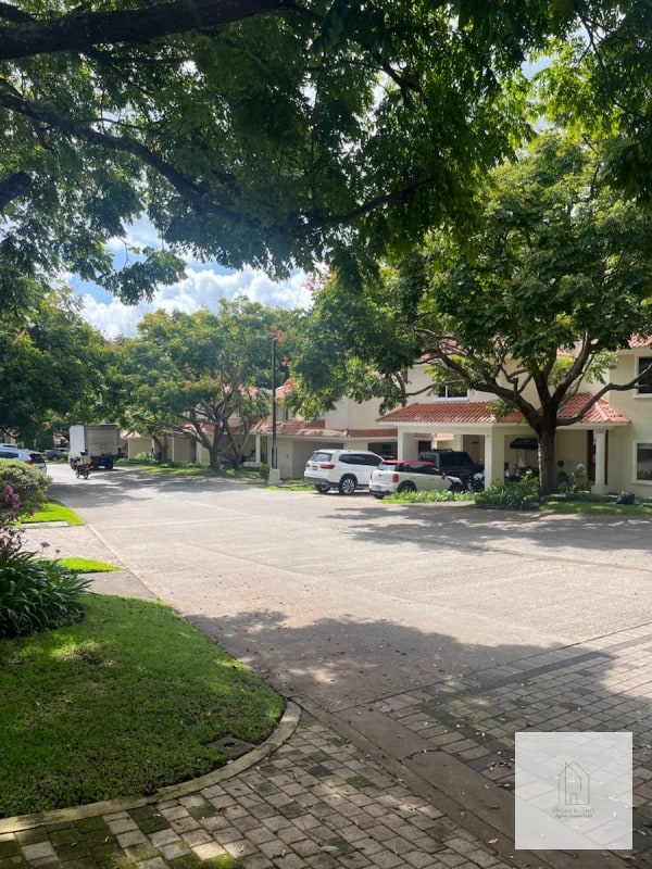 Linda Casa Portal del Bosque 1, CES en venta - 14
